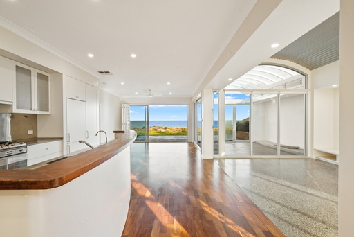 43 Seaview Road, Tennyson Leased by Giordano & Partners