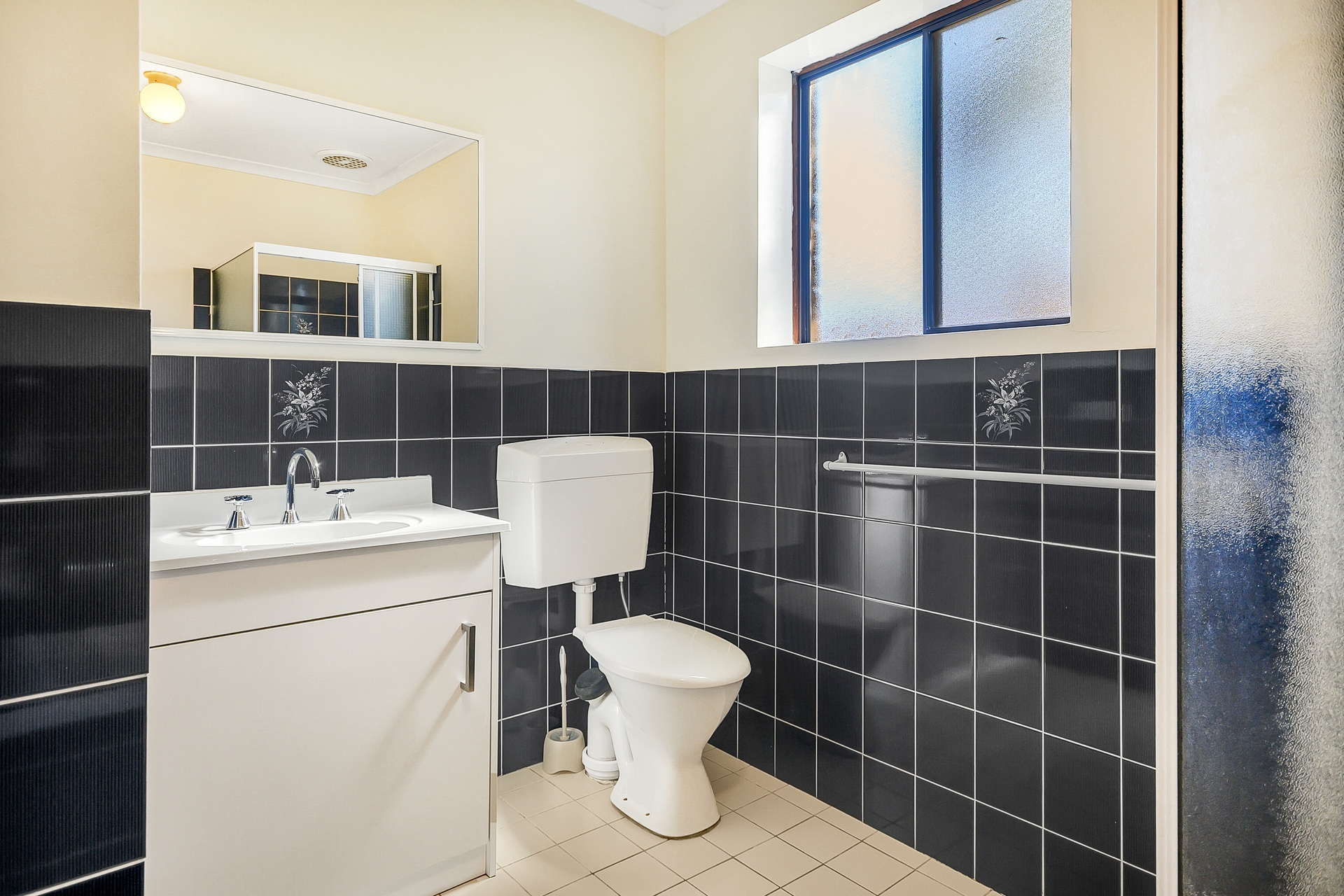 21/22 Cohen Court, Clovelly Park Leased by Giordano & Partners - image 5