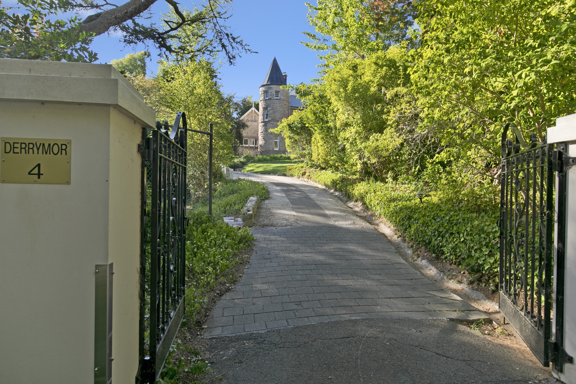 4 Glenside Road, Crafers Sold by Giordano & Partners - image 2