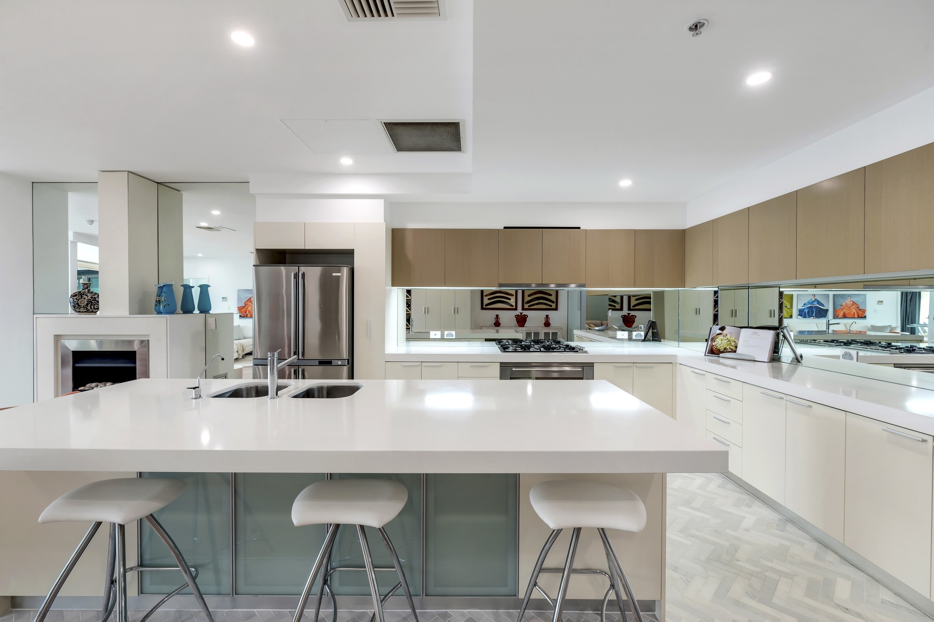 908/19 Holdfast Promenade, Glenelg Sold by Giordano & Partners - image 1