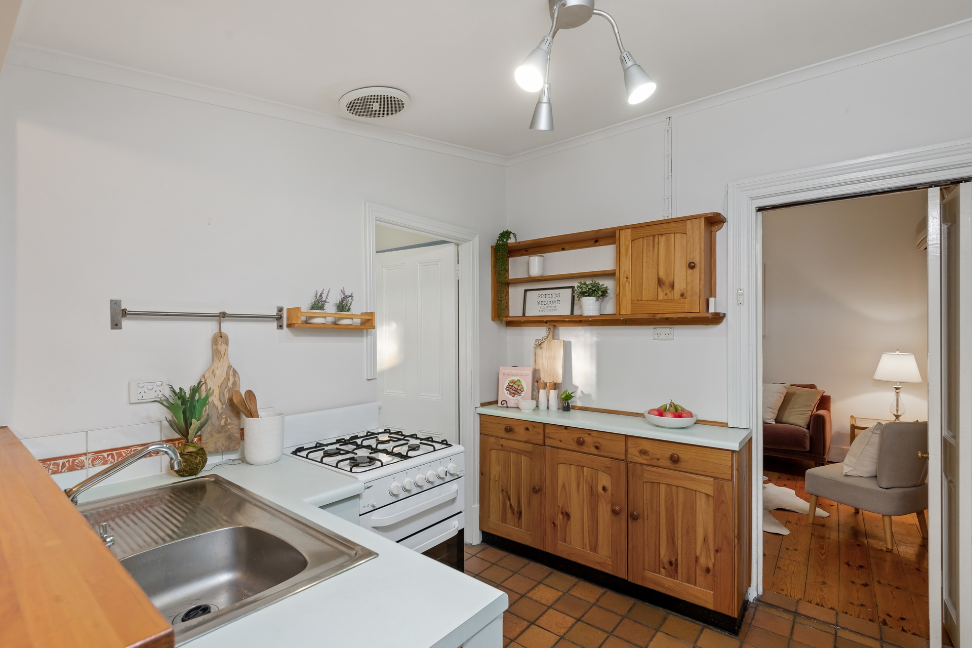 80 Hampton Street South, Goodwood Sold by Giordano & Partners - image 8