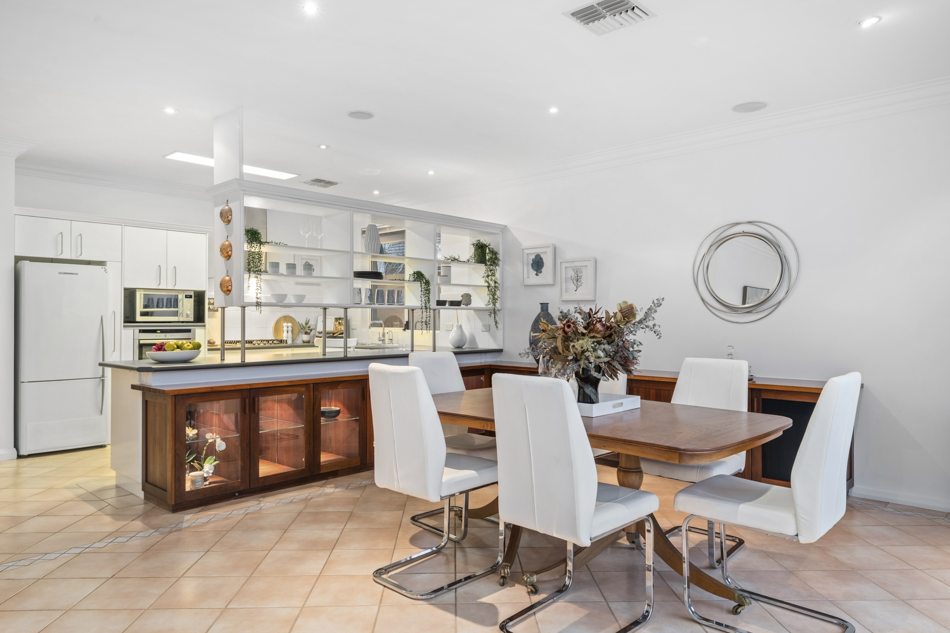 8 Deakin Grove, Glenside Sold by Giordano & Partners - image 8