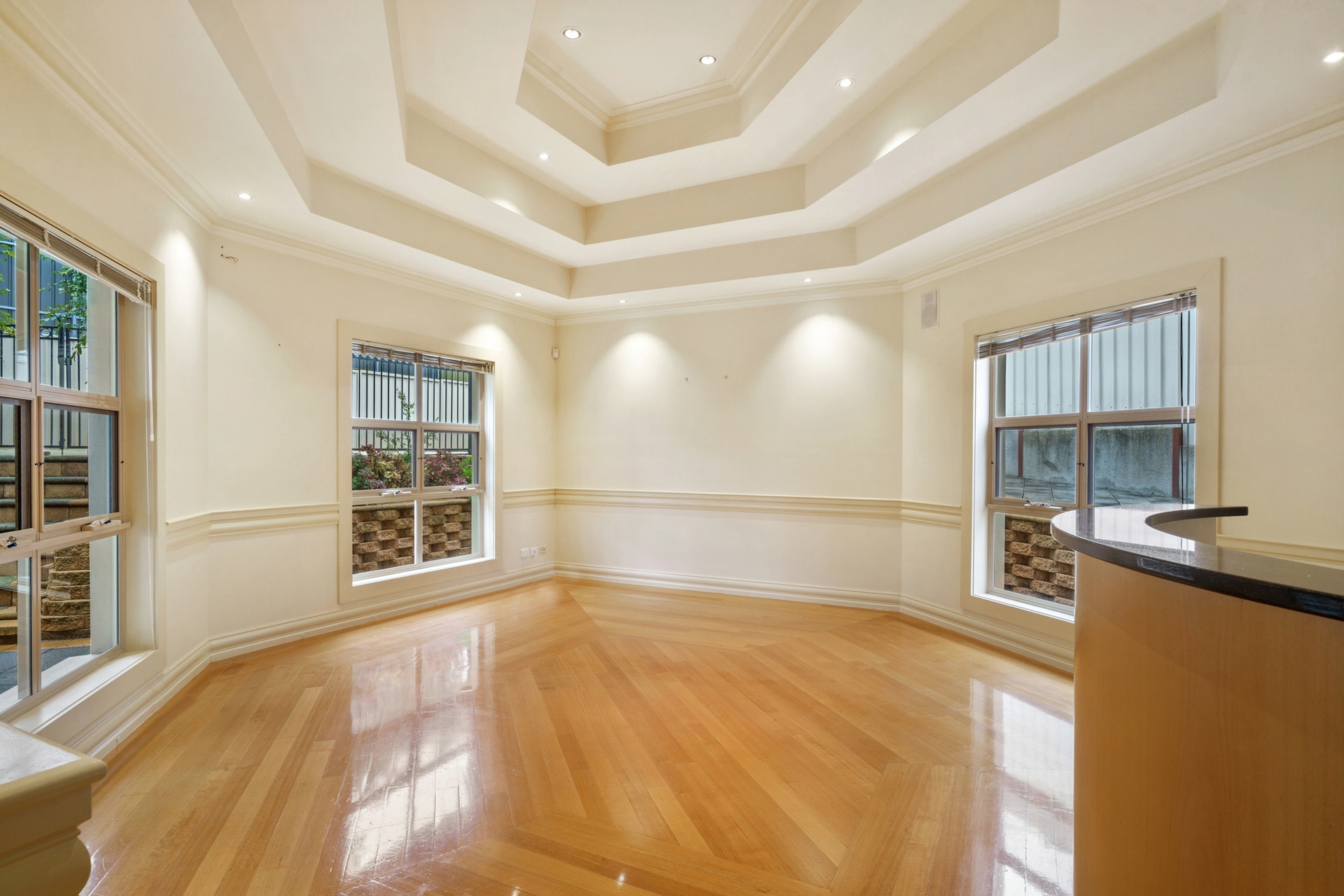 5 Elm Court, Vale Park Leased by Giordano & Partners - image 5