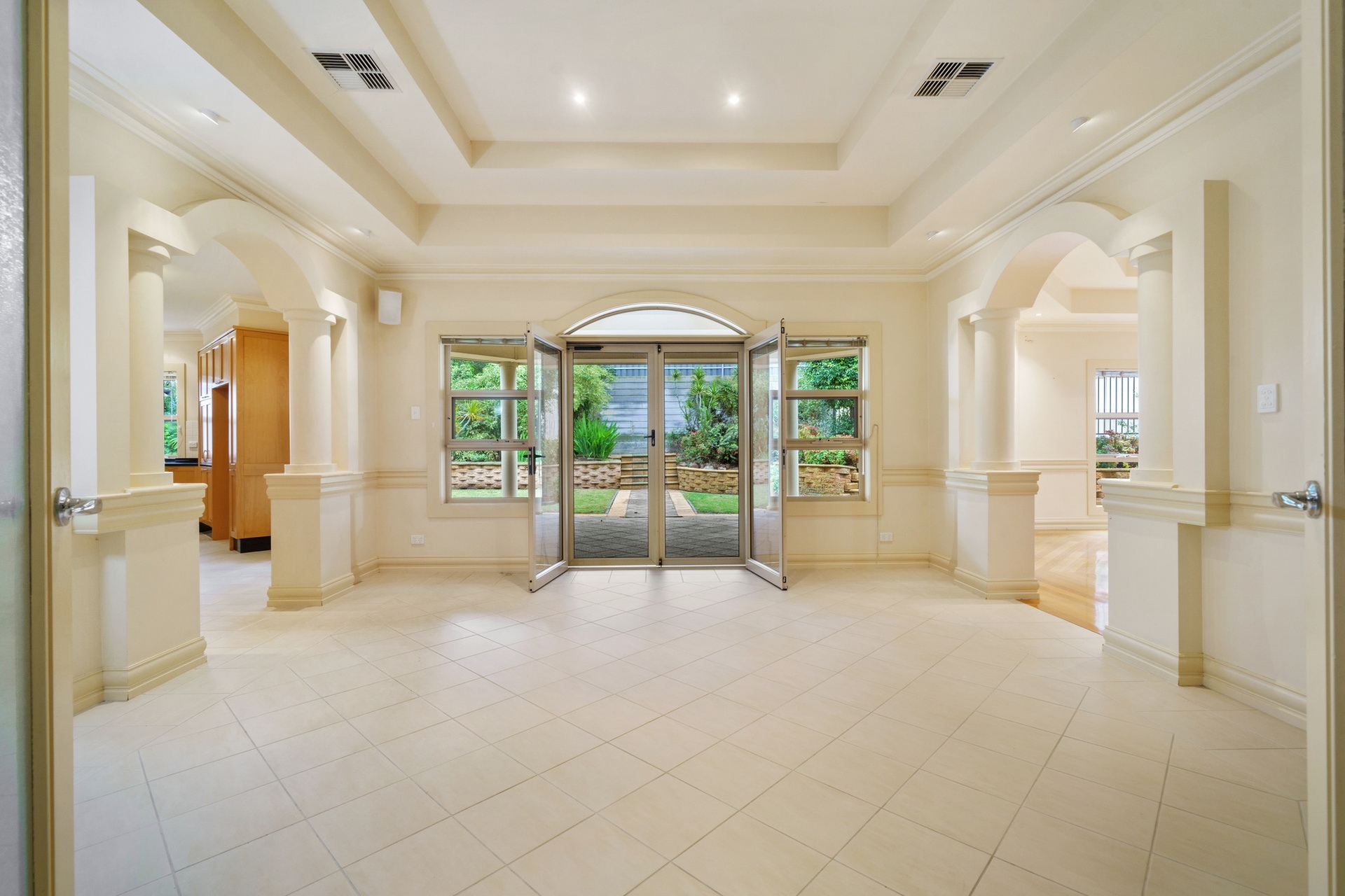 5 Elm Court, Vale Park Leased by Giordano & Partners - image 3