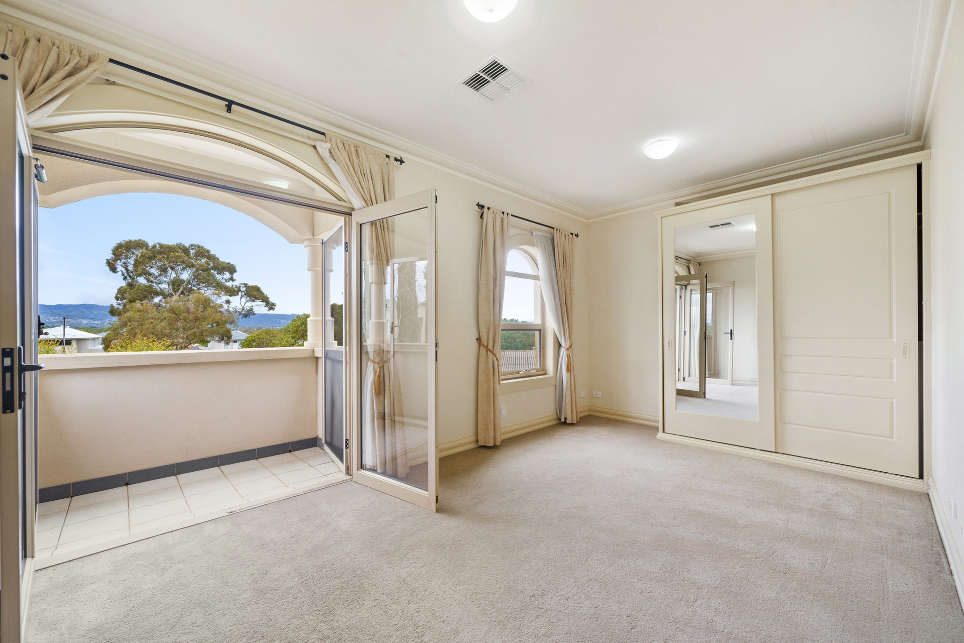 5 Elm Court, Vale Park Leased by Giordano & Partners - image 8