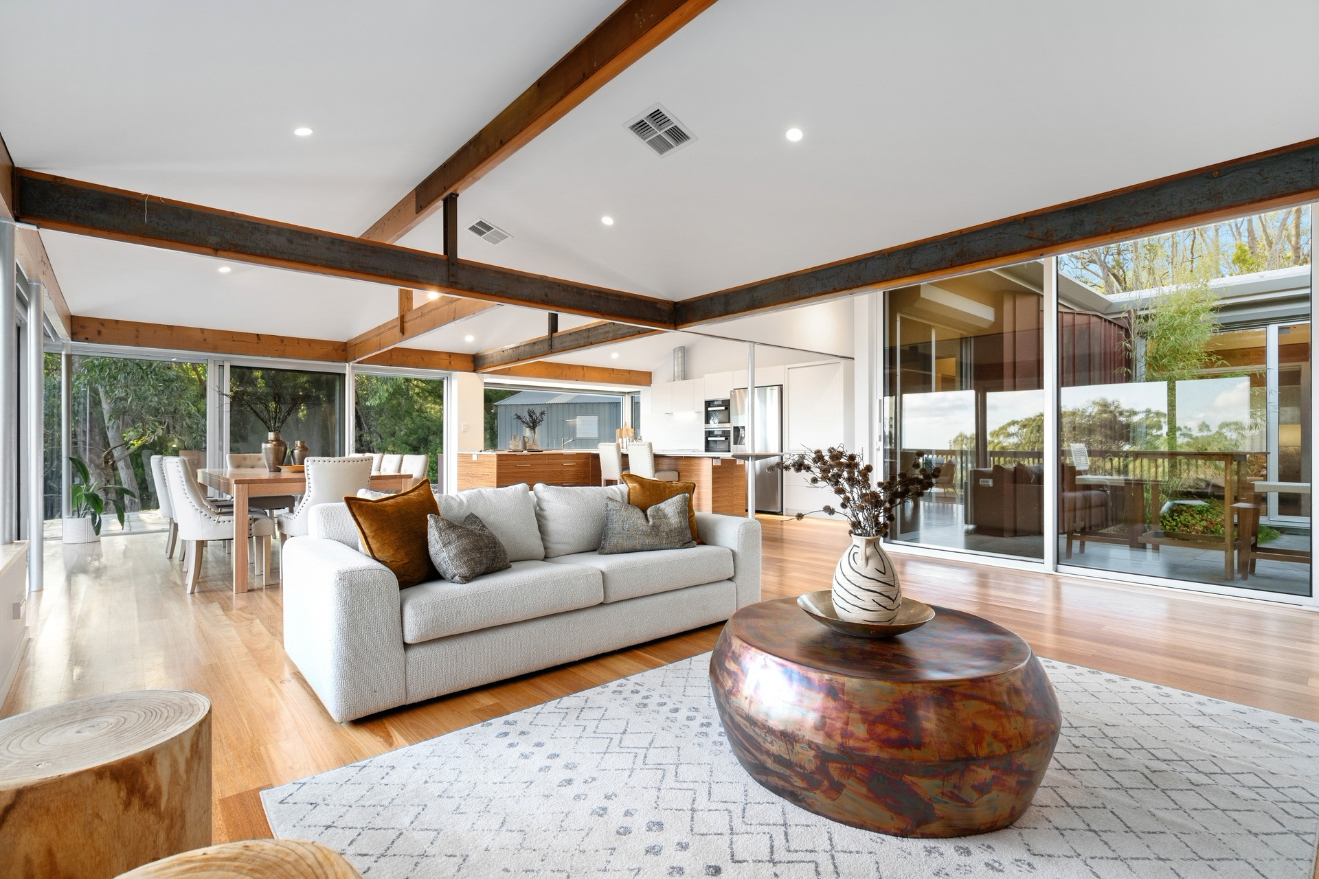 8 Heather Road, Crafers West Sold by Giordano & Partners - image 2