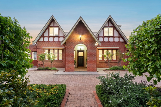 1 Saint Peters Street, Glenelg East Sold by Giordano & Partners