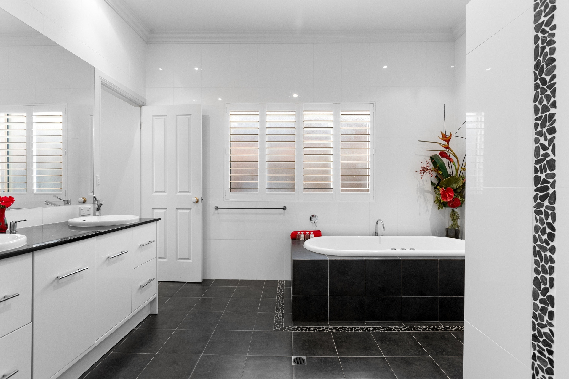 10 Louisa Street, Goodwood Sold by Giordano & Partners - image 11