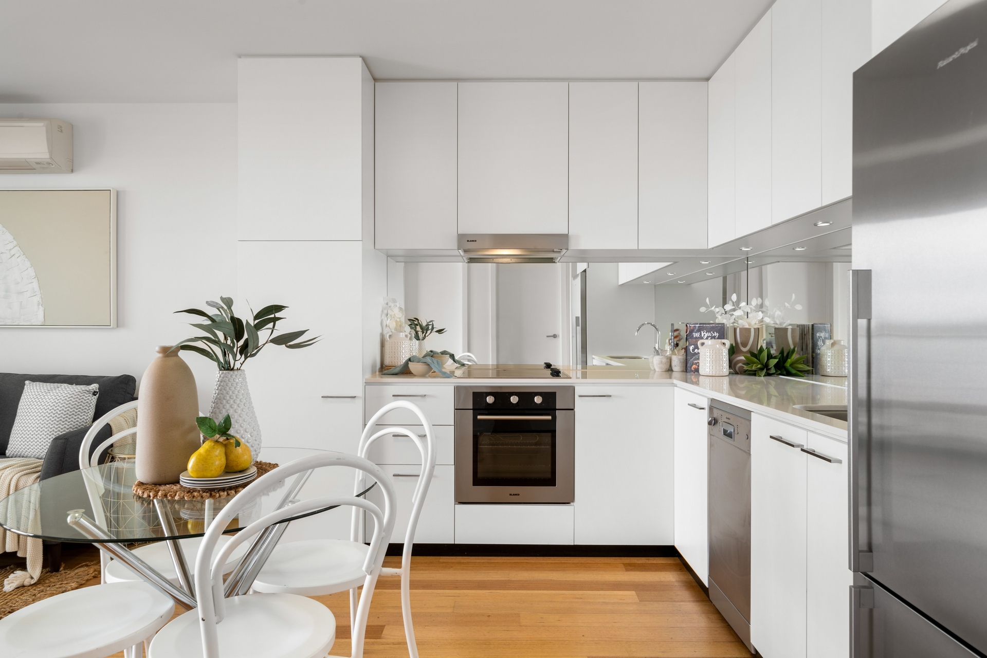 8/20 Norman Street, Adelaide Sold by Giordano & Partners - image 2