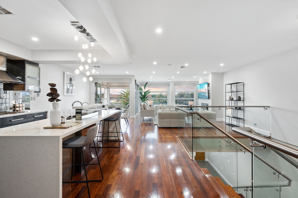 2/81 Military Road, Tennyson Sold by Giordano & Partners