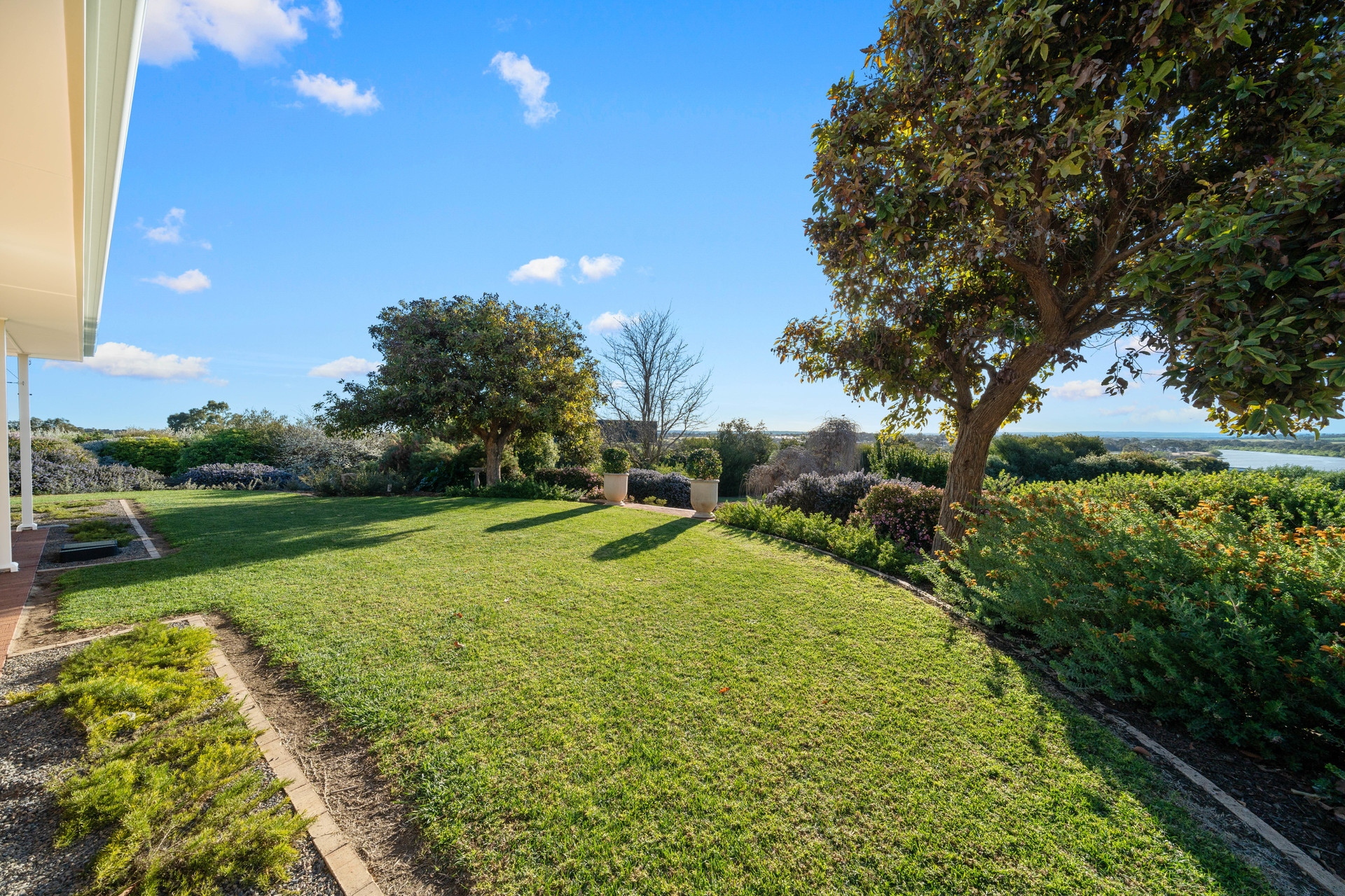 10  Queen Louisa Drive, Long Flat Sold by Giordano & Partners - image 16