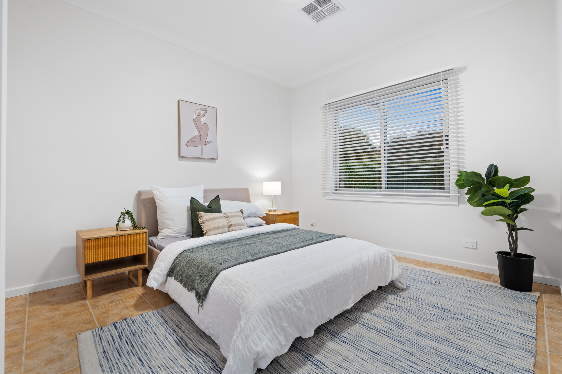 10  Queen Louisa Drive, Long Flat Sold by Giordano & Partners - image 21