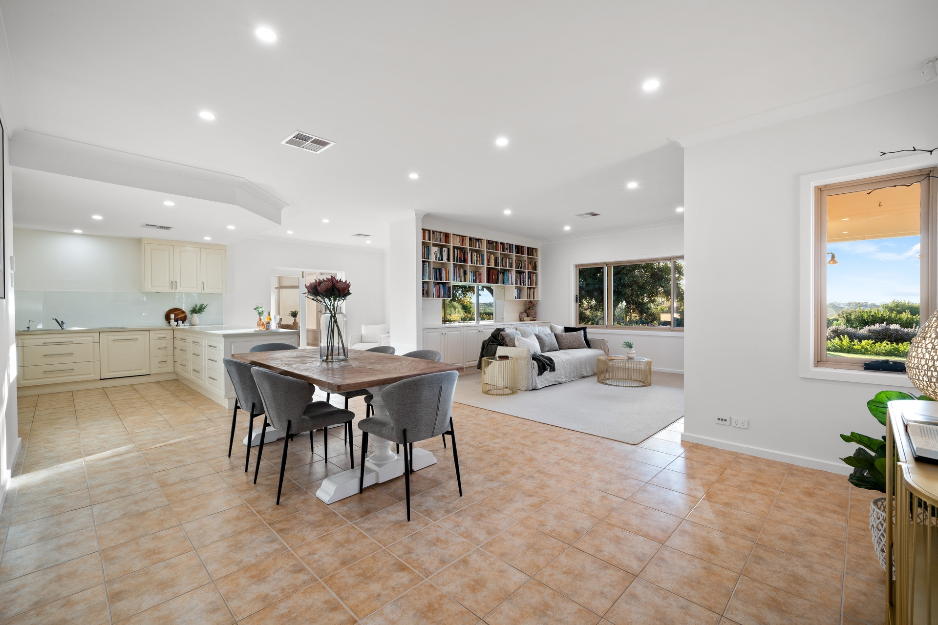 10  Queen Louisa Drive, Long Flat Sold by Giordano & Partners - image 4