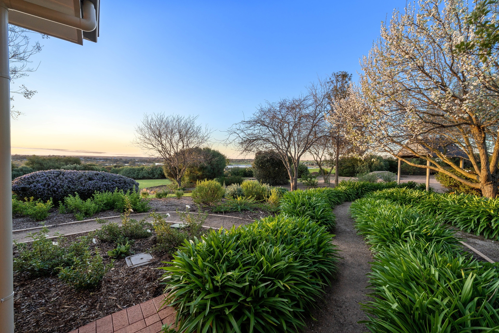 10  Queen Louisa Drive, Long Flat Sold by Giordano & Partners - image 14