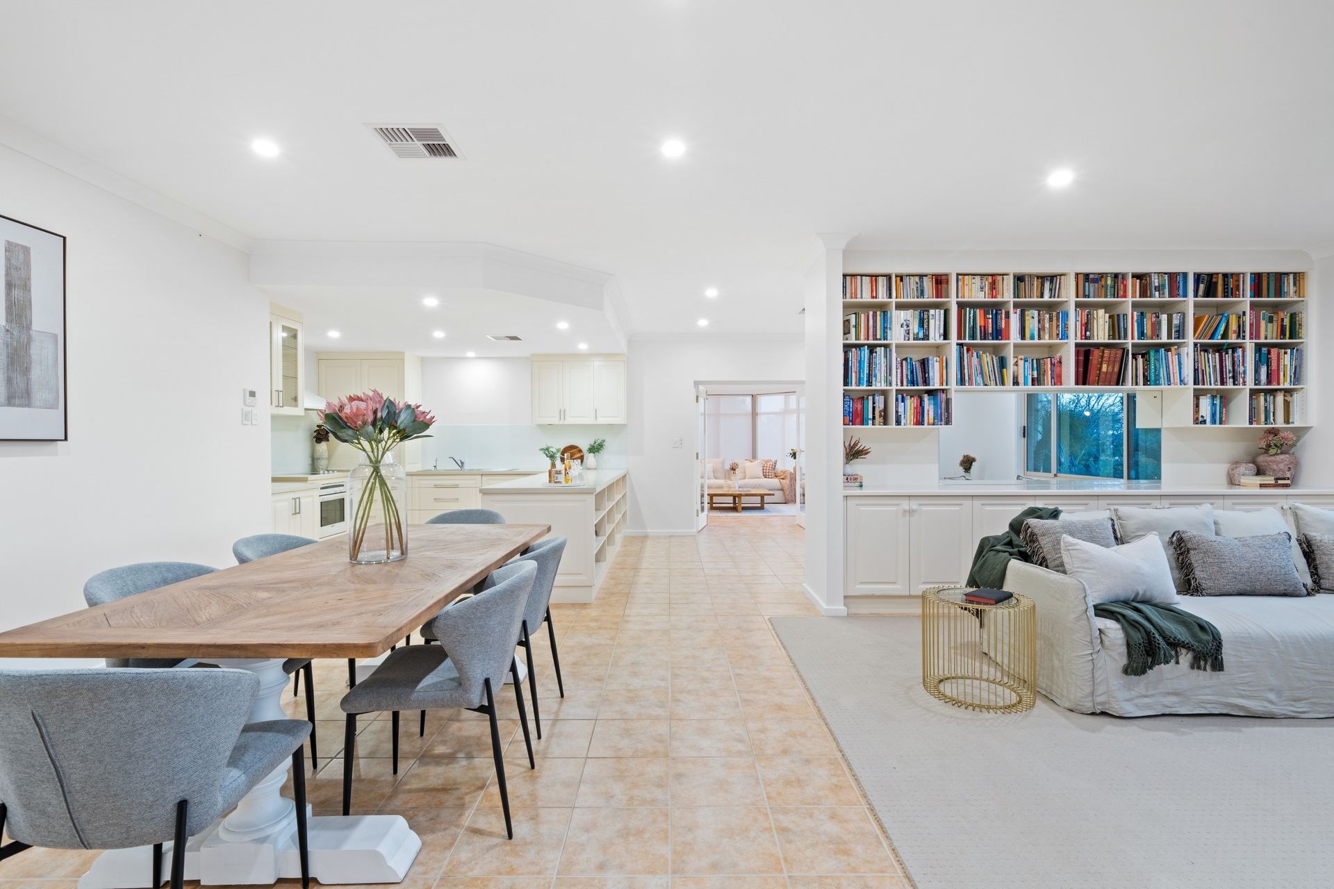 10  Queen Louisa Drive, Long Flat Sold by Giordano & Partners - image 3