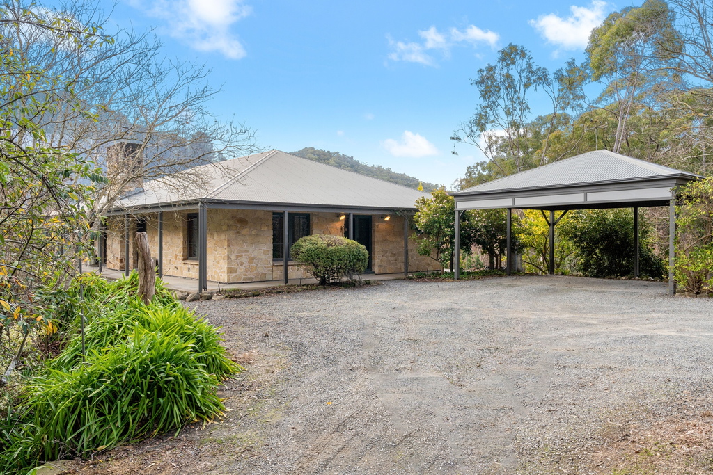 156 Knotts Hill Road, Basket Range Leased by Giordano & Partners