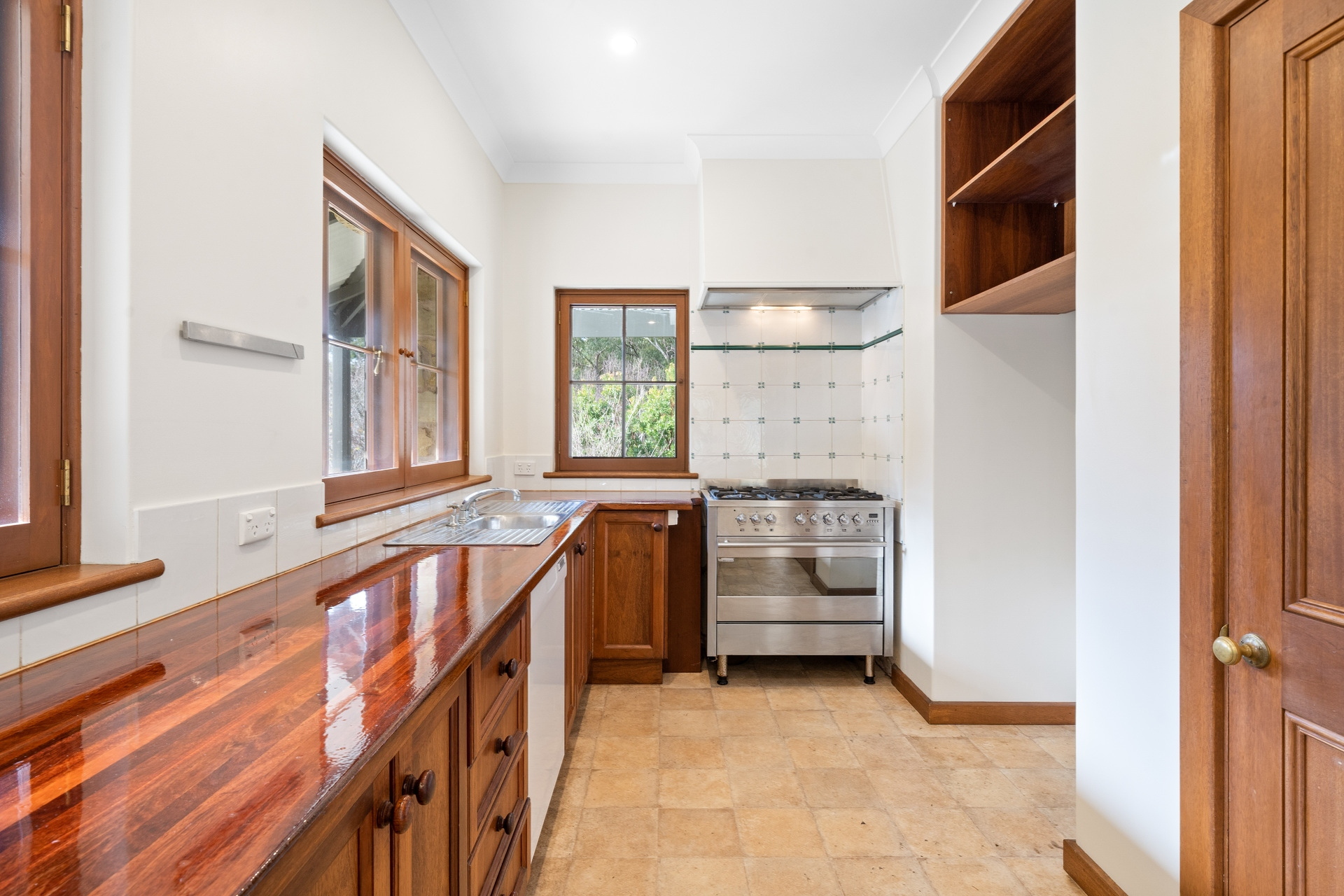 156 Knotts Hill Road, Basket Range Leased by Giordano & Partners - image 4