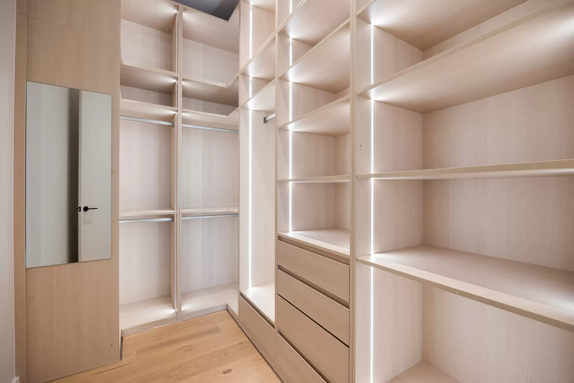 6 Winchester (corner First Avenue) Street, St Peters Sold by Giordano & Partners - image 24