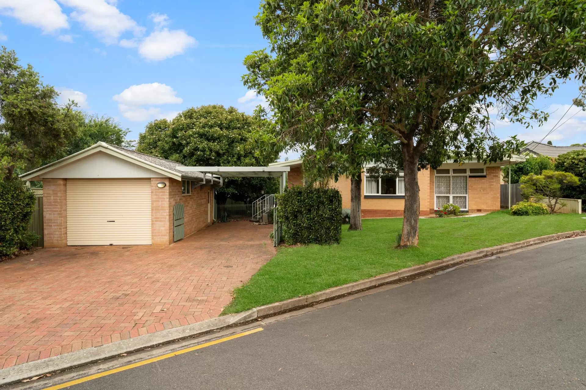 2 Elm Court, Vale Park Leased by Giordano & Partners - image 2