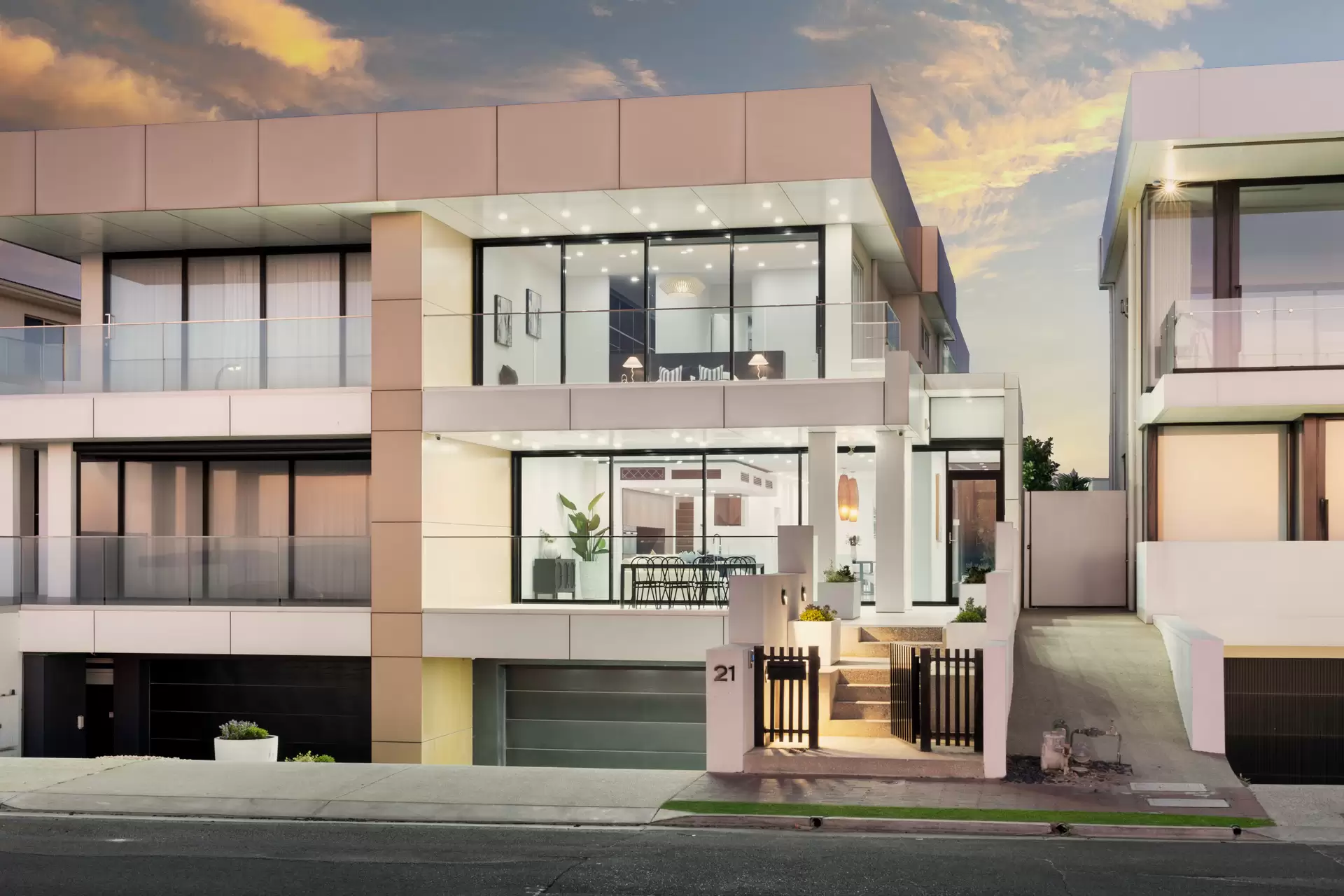 21 North Esplanade, Glenelg North Sold by Giordano & Partners - image 28