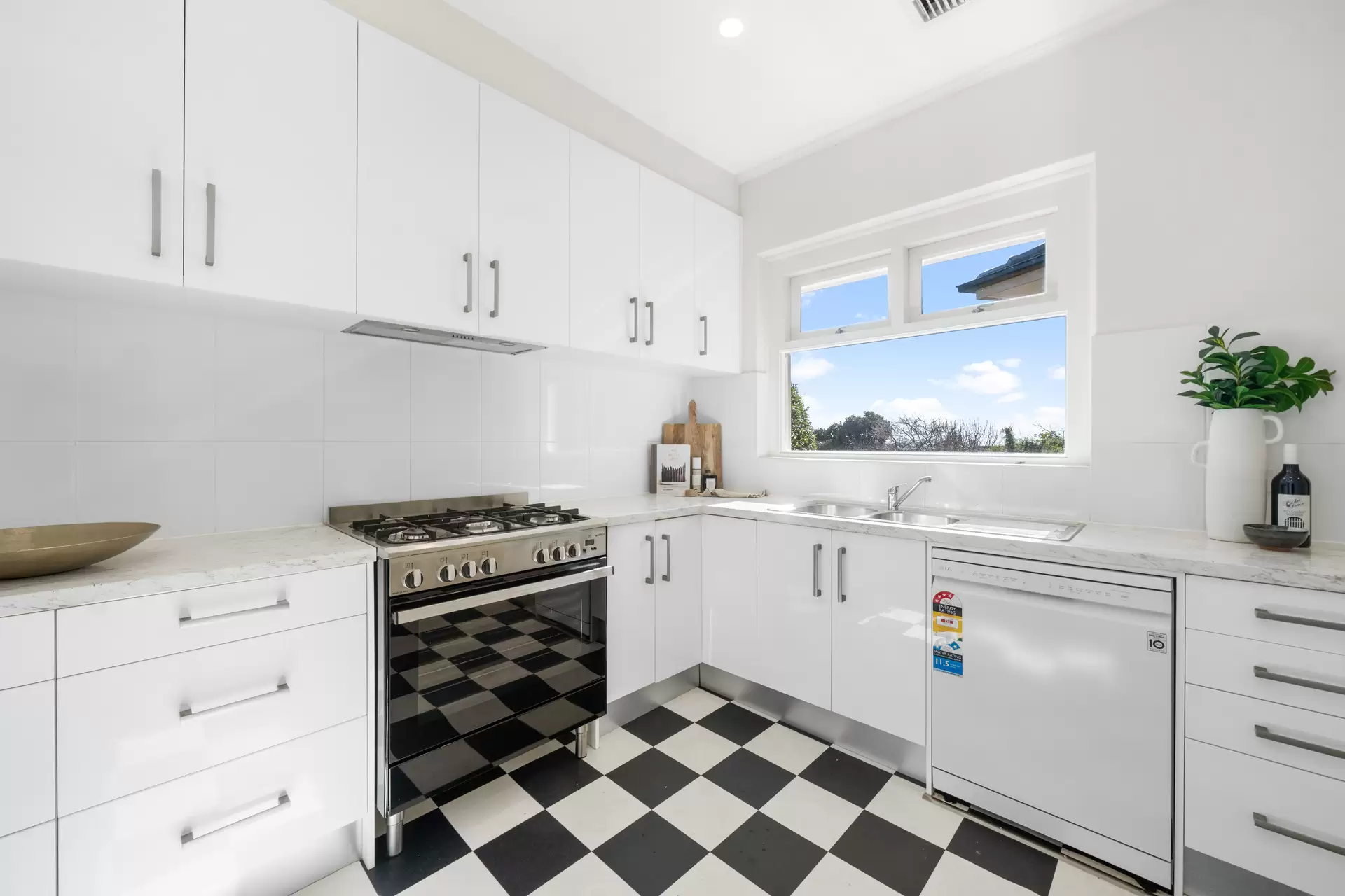 11 Sunnyside Road, St Georges Leased by Giordano & Partners - image 8