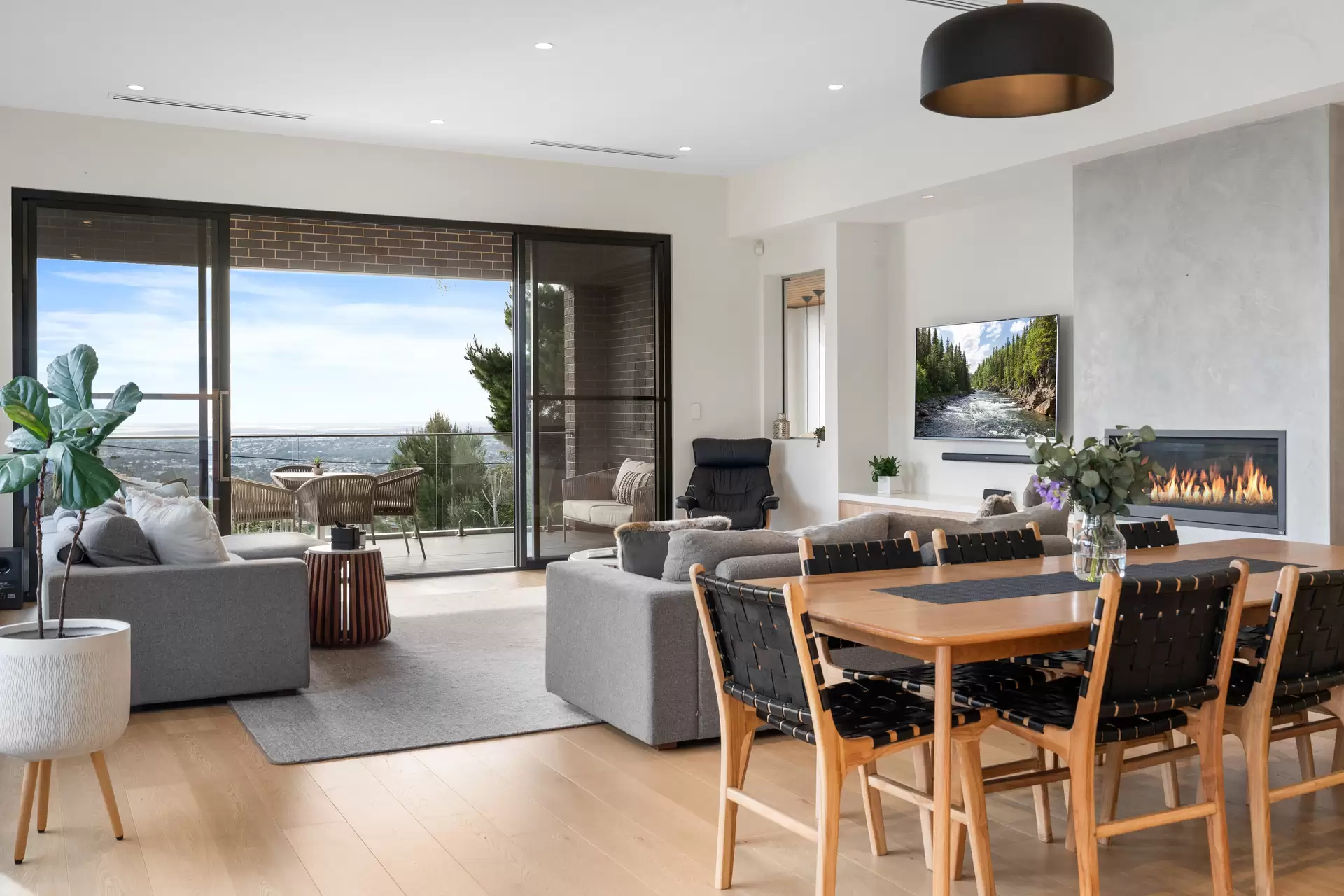 13 Redounau Crescent, Wattle Park Sold by Giordano & Partners - image 1