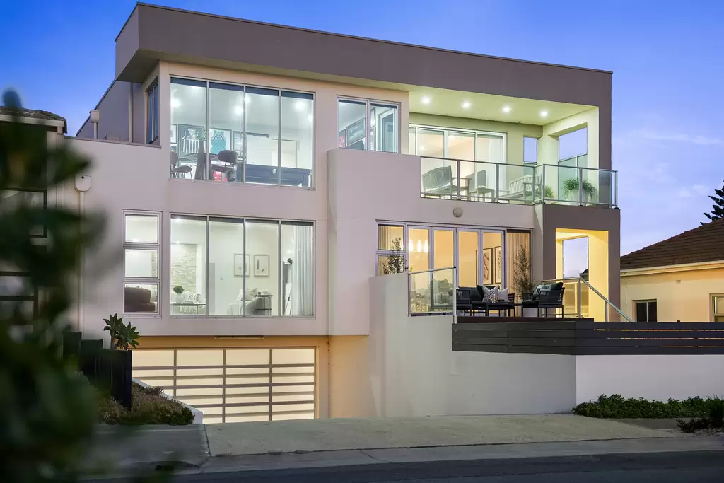 379 Esplanade, Semaphore Park Sold by Giordano & Partners