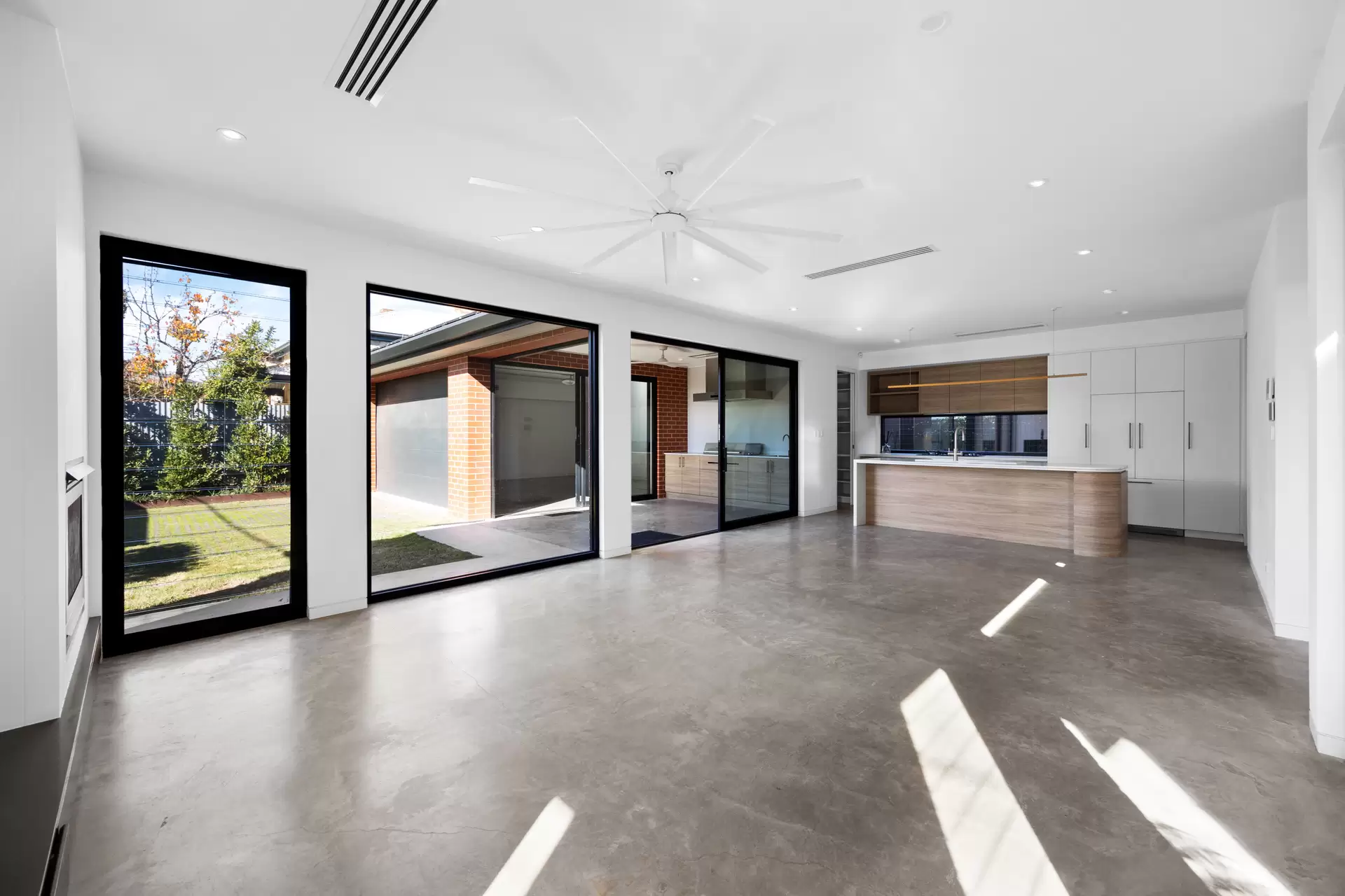 14 Phillips Street, Kensington Leased by Giordano & Partners - image 2