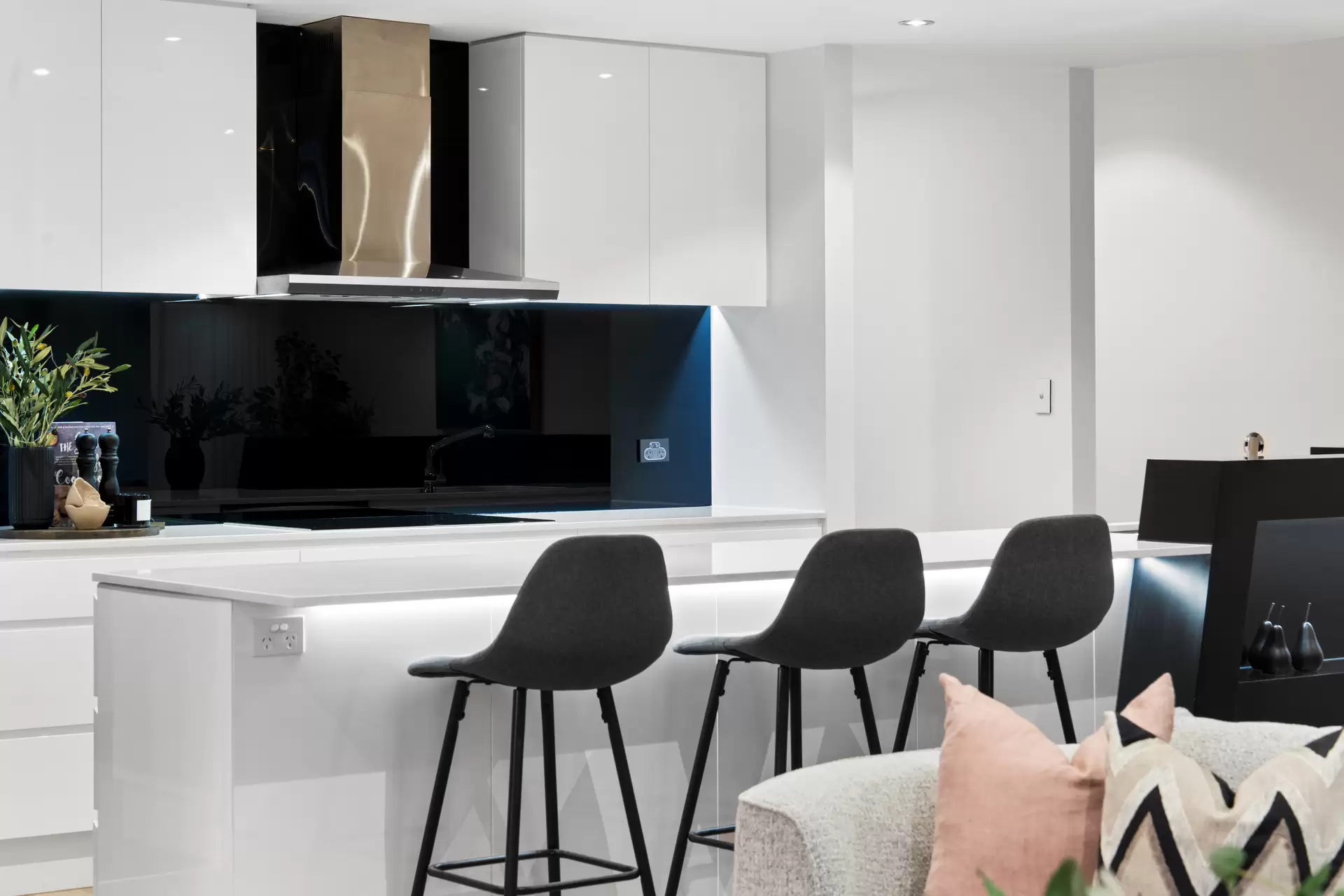 7 & 7a Way Avenue, Myrtle Bank Sold by Giordano & Partners - image 12