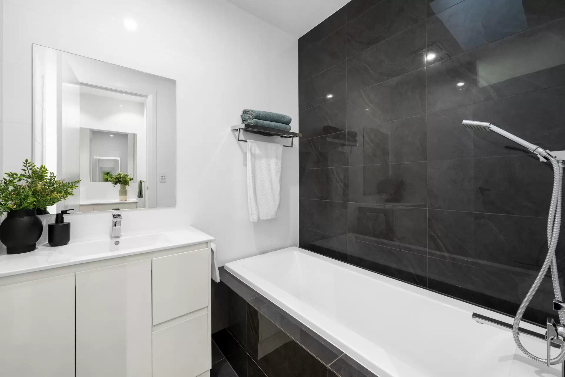 7 & 7a Way Avenue, Myrtle Bank Sold by Giordano & Partners - image 27