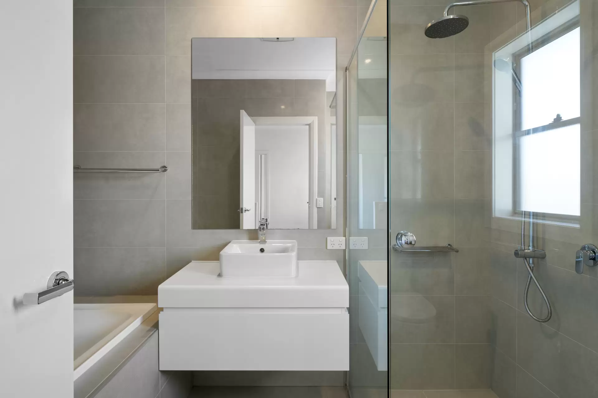 15 Lawton Crescent, Woodville West Leased by Giordano & Partners - image 9