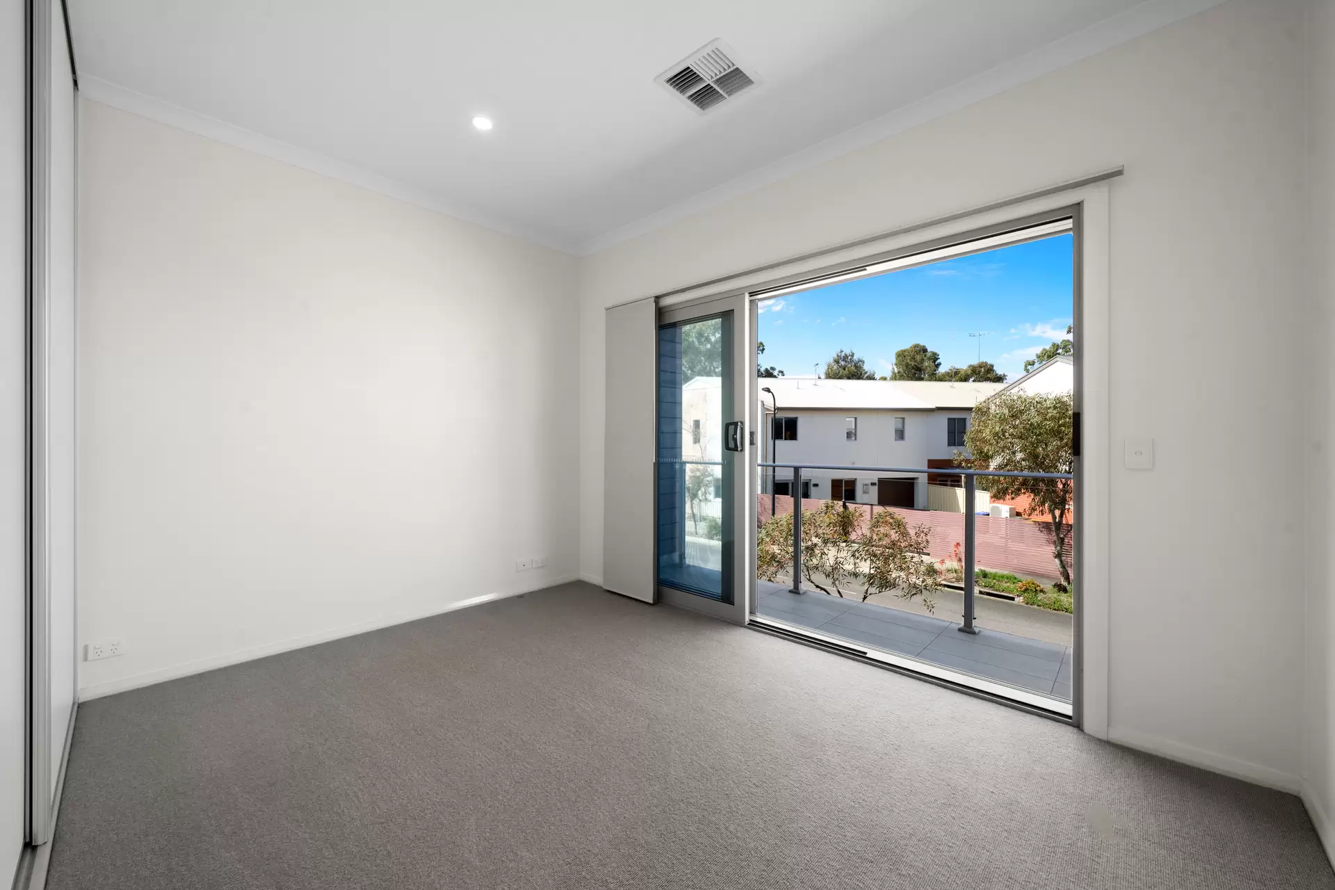 15 Lawton Crescent, Woodville West Leased by Giordano & Partners - image 6