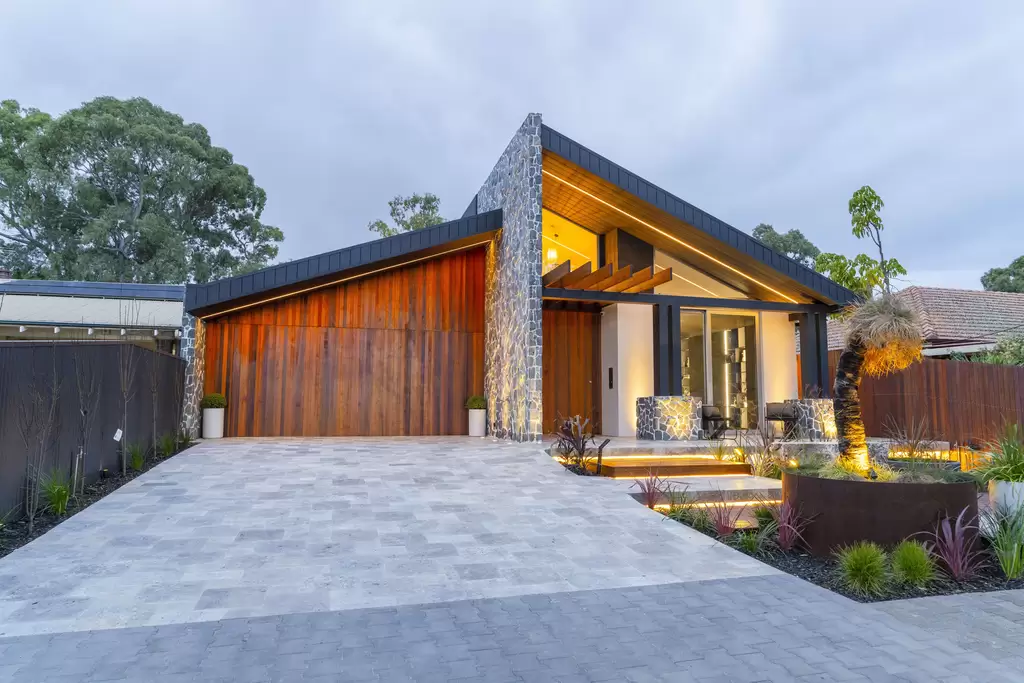 Hawthorn For Sale by Giordano & Partners