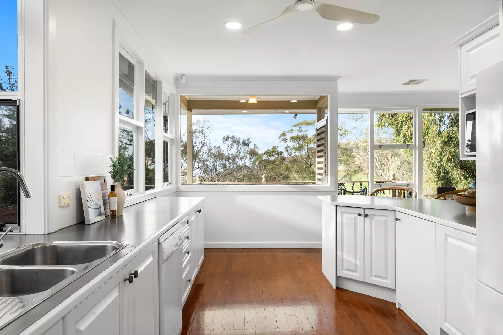 16 Centre Way, Belair For Sale by Giordano & Partners - image 8