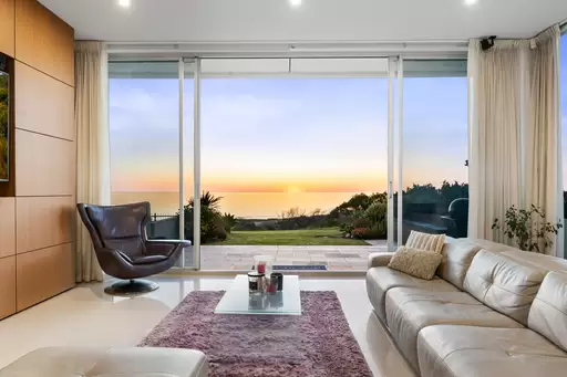 125b Seaview Road, Tennyson Leased by Giordano & Partners