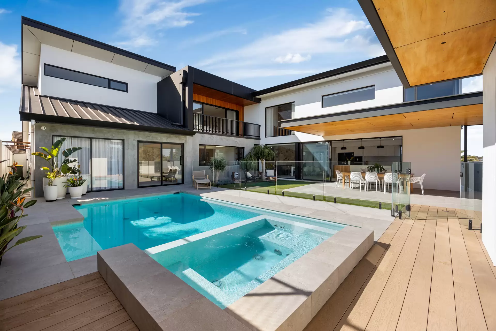 1 Coronado Court, West Lakes Shore Sold by Giordano & Partners - image 3