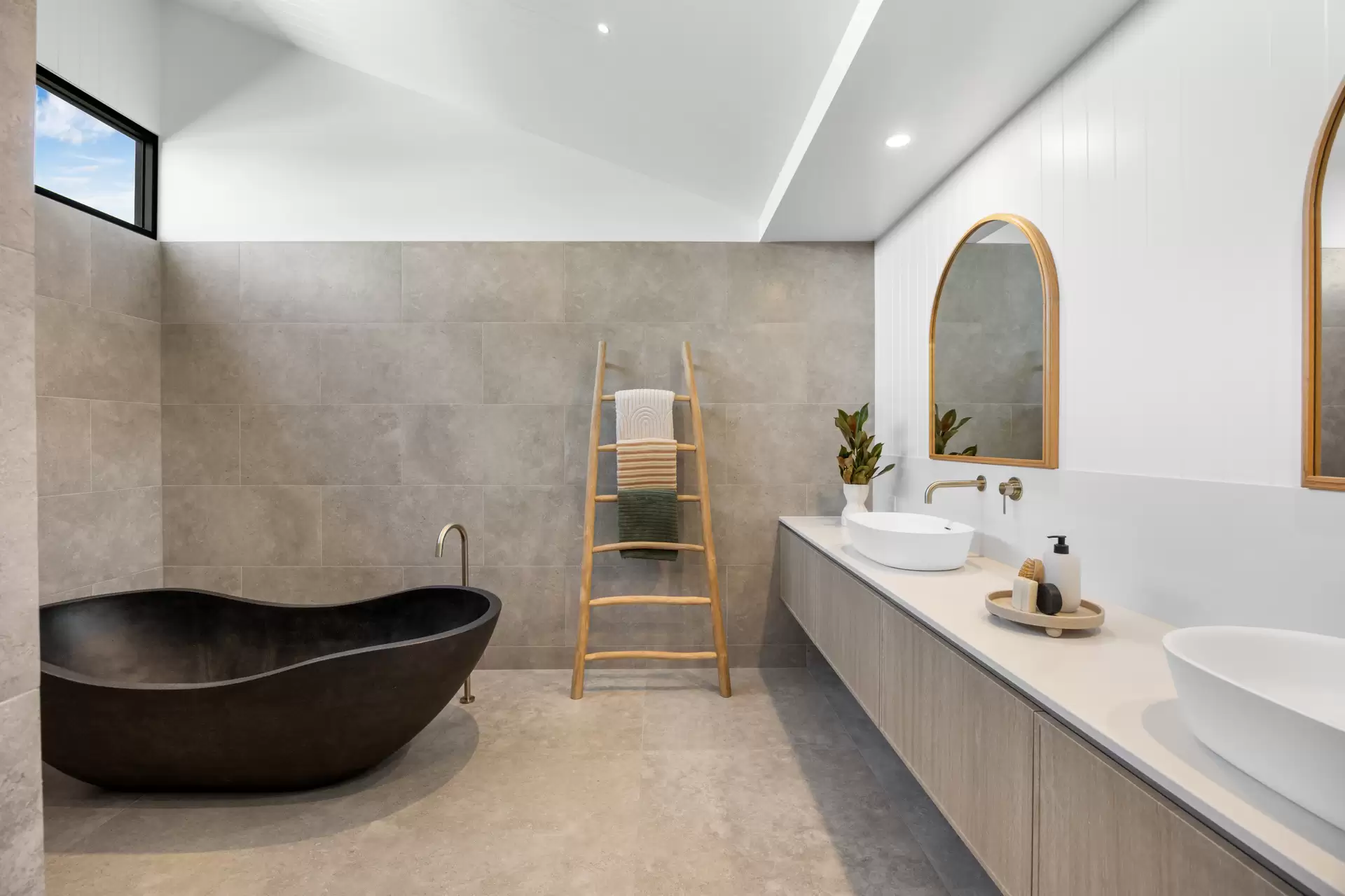 1 Coronado Court, West Lakes Shore Sold by Giordano & Partners - image 19