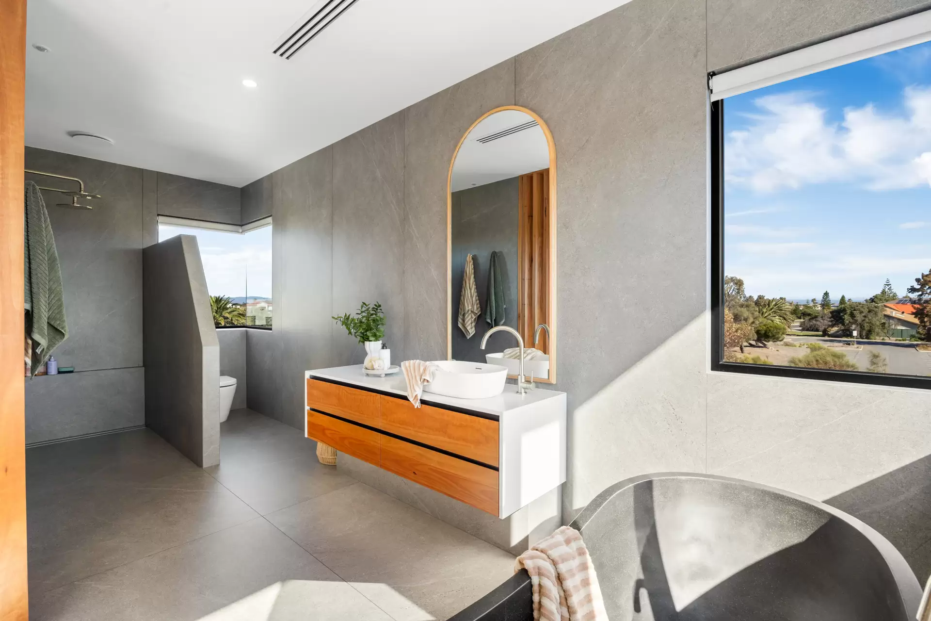 1 Coronado Court, West Lakes Shore Sold by Giordano & Partners - image 22