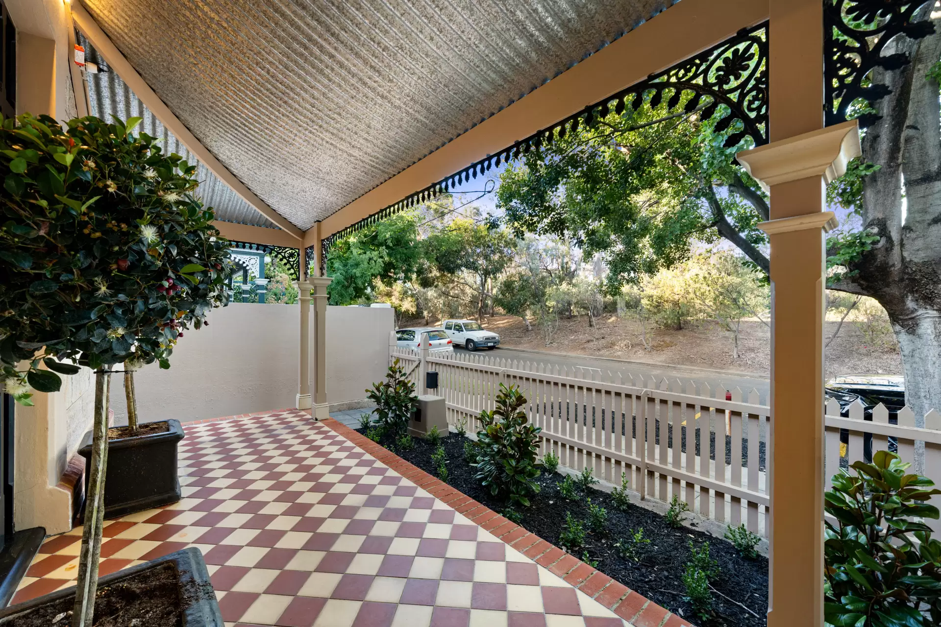 32 Mann Terrace, North Adelaide For Sale by Giordano & Partners - image 2