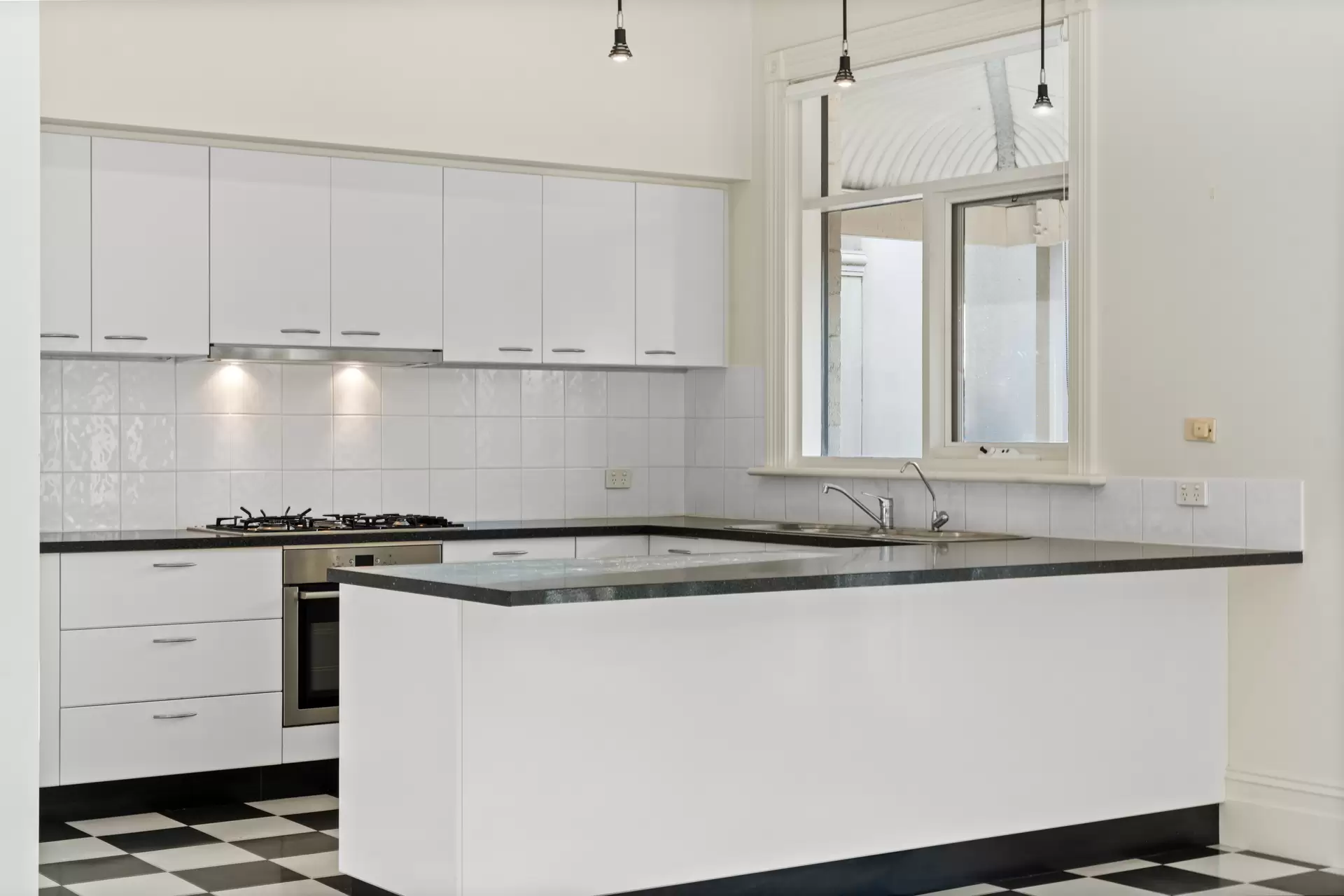 36 Seventh Avenue, St Peters Leased by Giordano & Partners - image 12