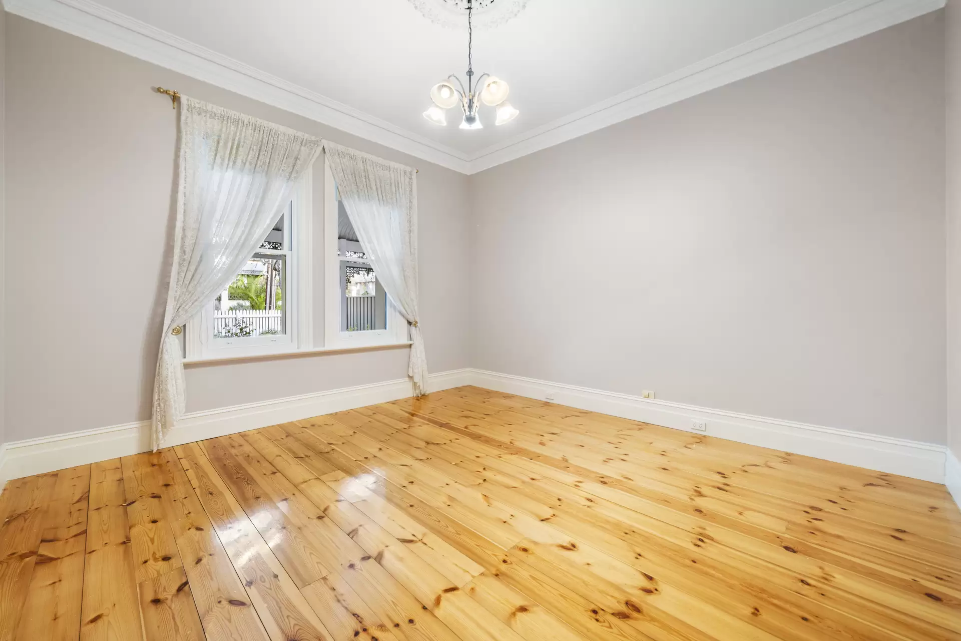 36 Seventh Avenue, St Peters Leased by Giordano & Partners - image 13